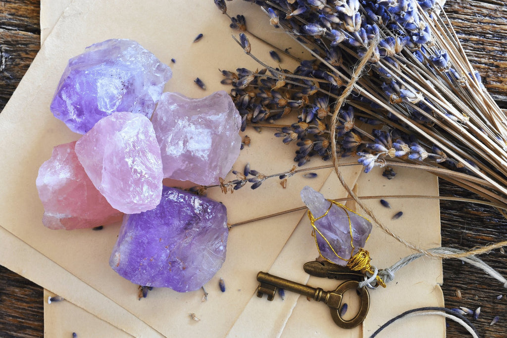 Crystals for Grief: Healing and Nurturing the Heart - Tarah Co