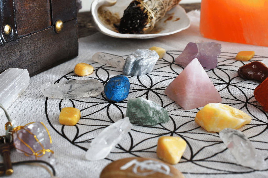 Crystals for Transformation: Harness the Power of Healing Energies - Tarah Co