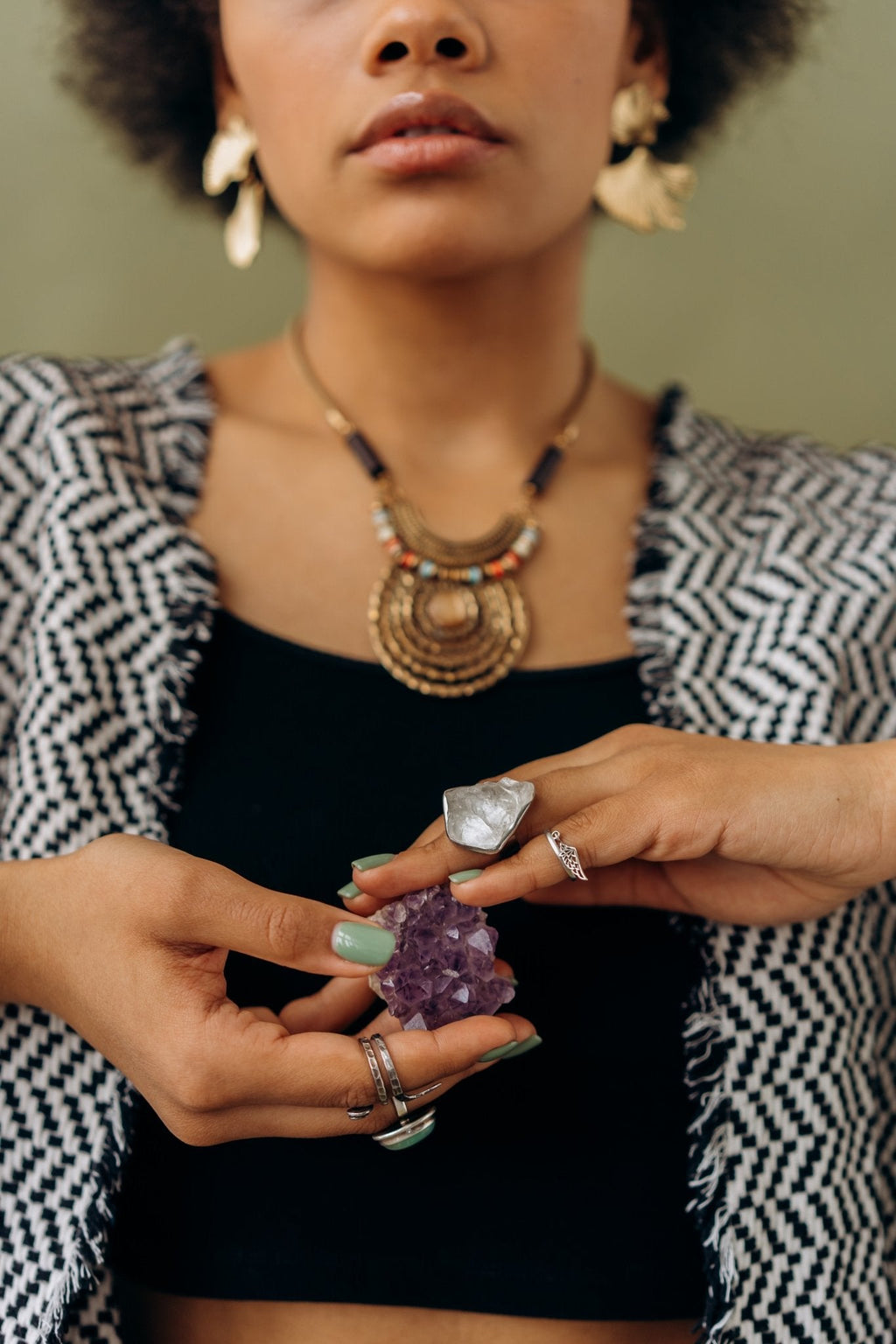 How to Meditate with Crystals for Successful Manifestation - Tarah Co