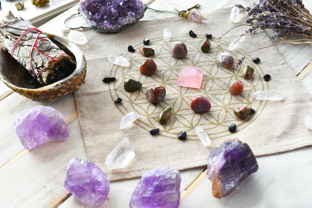 Stones for Healing: Unlocking the Power of Crystals for Wellness - Tarah Co