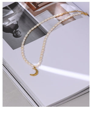 Golden Moon Pendant Pearl Necklace - TARAH CO.